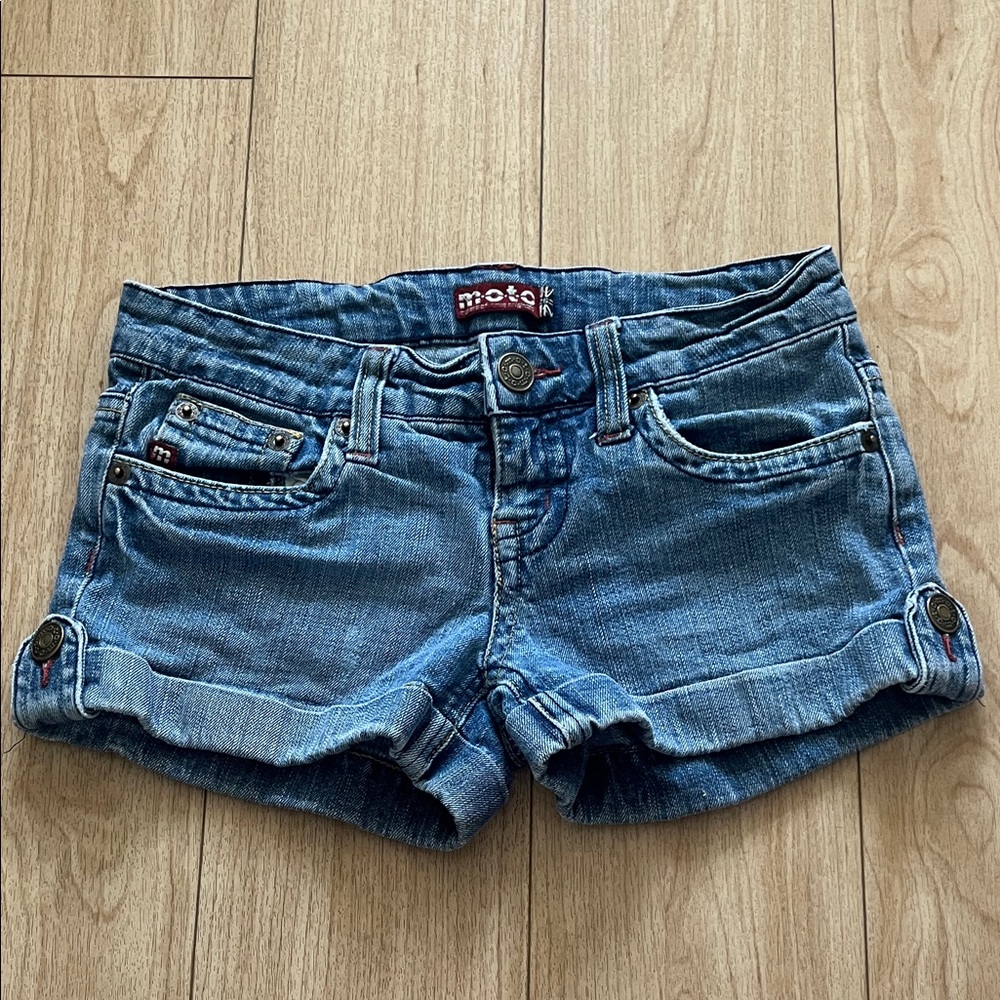Low waisted jean shorts